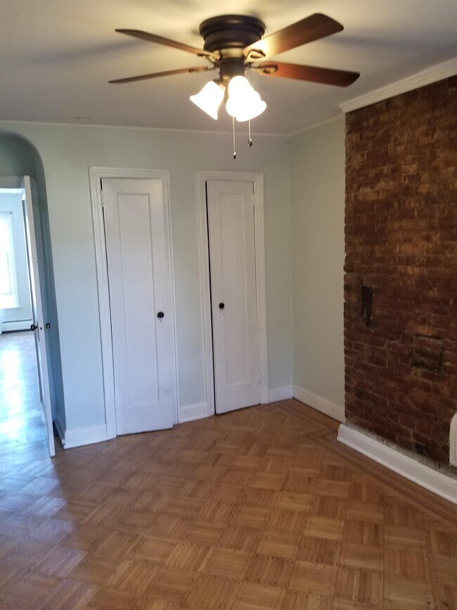 Building Photo - 560 Jersey Ave