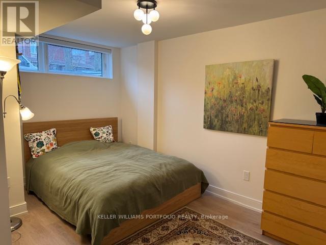 Photo du bâtiment - 188 McRoberts Ave