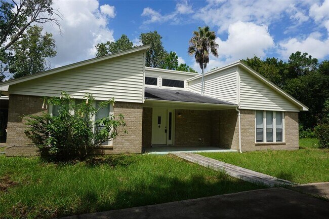 Building Photo - 3306 Dixie Farm Rd