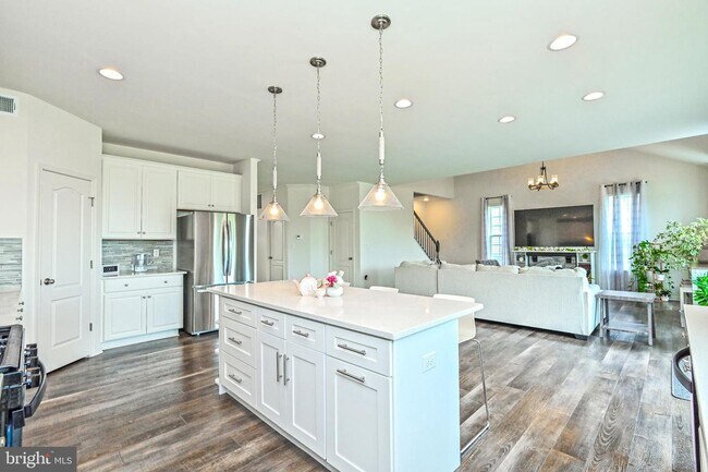 Building Photo - 106 Alliance Ct
