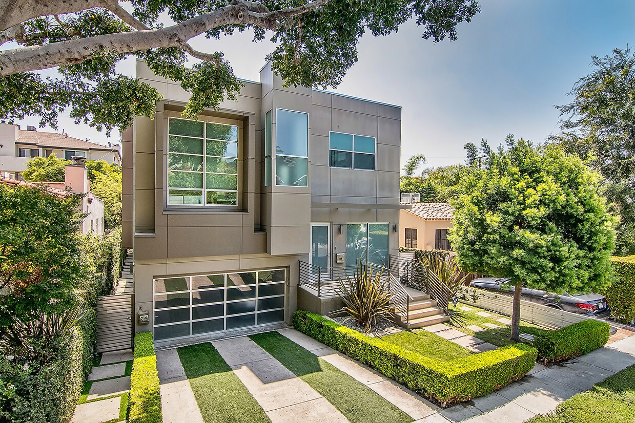 Primary Photo - 714 Westbourne Dr