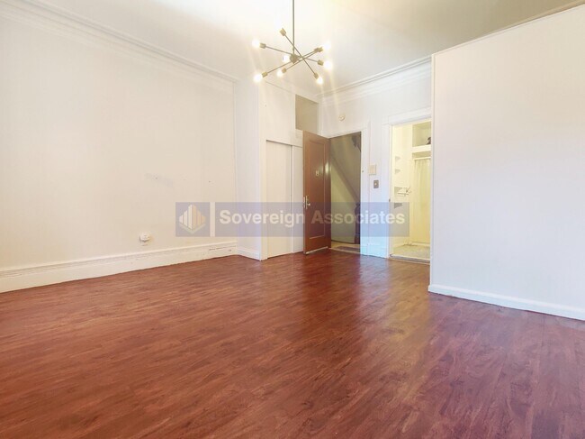 Foto del edificio - 136 W 83rd St