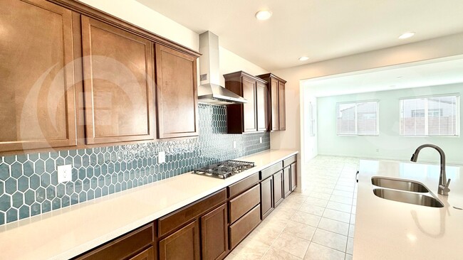 Building Photo - 5403 W Sweet Pea Terrace