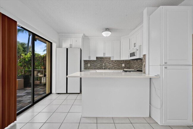 Building Photo - 1560 Forest Lakes Cir