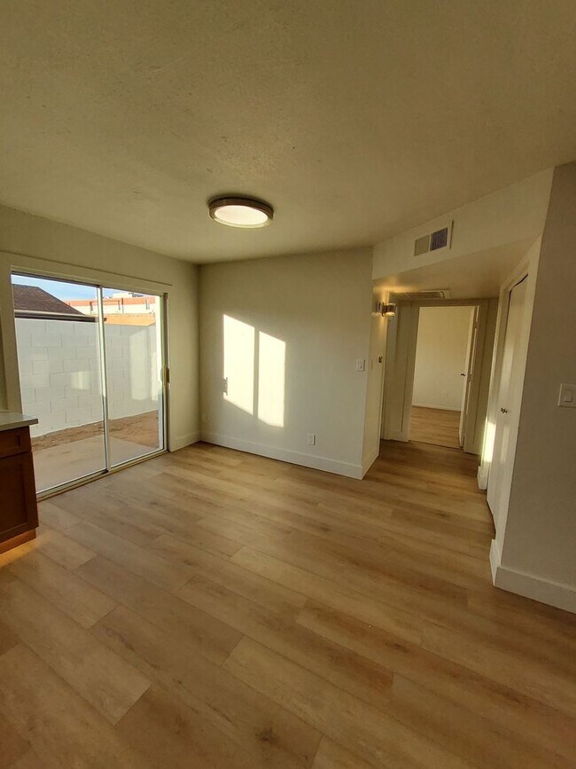 Photo - 5040 N 18th Ave Apartment