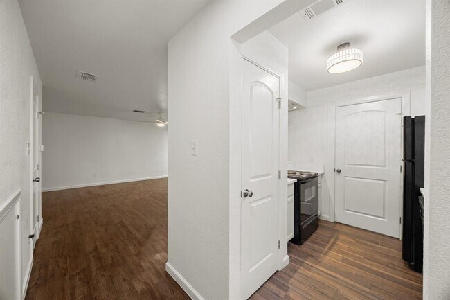Foto del edificio - 6821 Old Quarry Ln