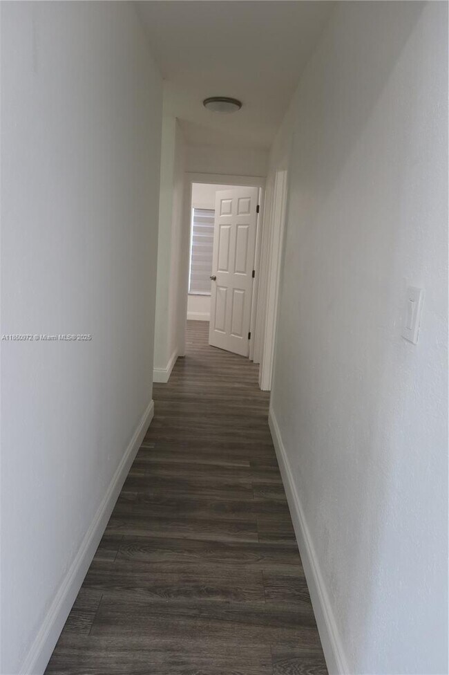Building Photo - 16313 SW 103rd Pl