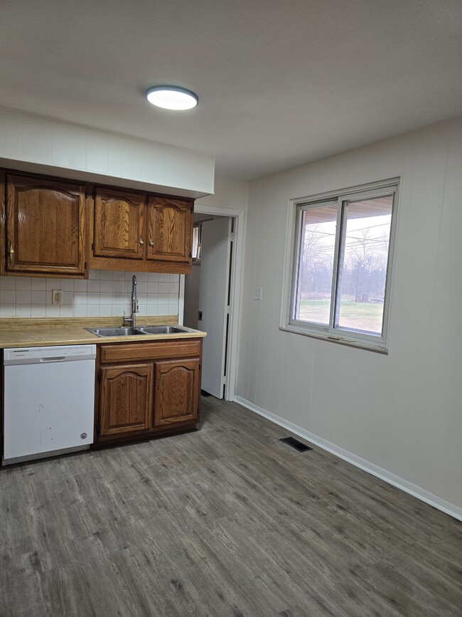 Building Photo - 4619 Belcourt Dr