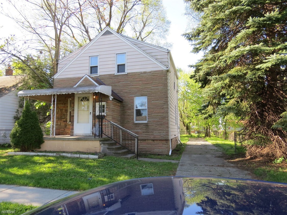 11472 Fisher Ave, Warren, MI 48089 House for Rent in Warren, MI