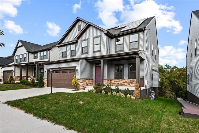 Foto del edificio - SHORT TERM LEASE OFFERED! MINIMUM/MAXIUM 6...
