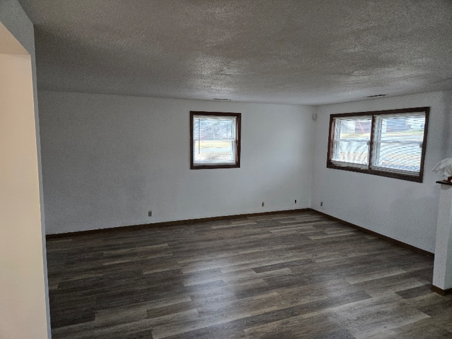 Building Photo - 707 Bluff St