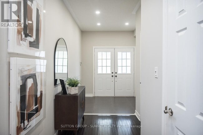 Building Photo - 315 Bessborough Dr