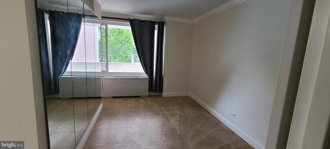 Foto del edificio - 4501 Arlington Blvd