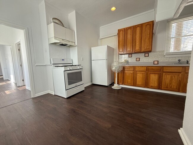 Foto del edificio - Beautiful 2 Bedroom House With Private Bac...