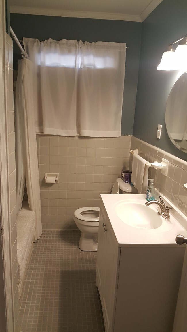 Building Photo - 1007 W Moore St