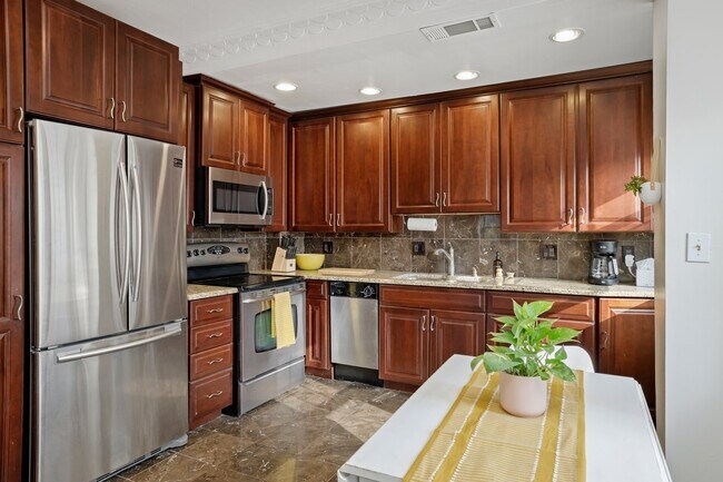 Foto del edificio - 807 W 48th St