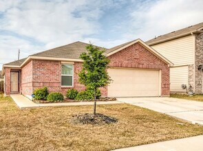 Building Photo - 2205 Sims Dr