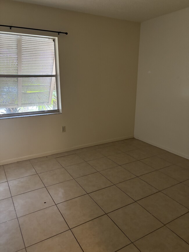 Foto del edificio - 130 Jasmine Woods Ct