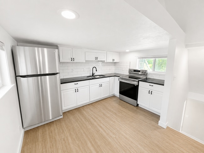 Building Photo - AJ Payne 4 Plex