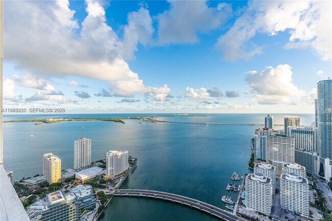 Building Photo - 495 Brickell Ave