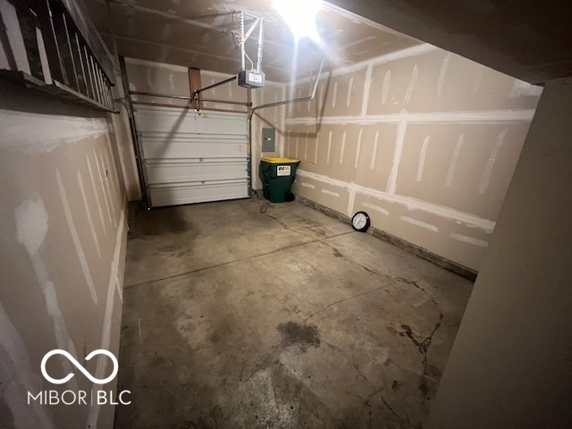 Building Photo - 12175 Bubbling Brook Dr