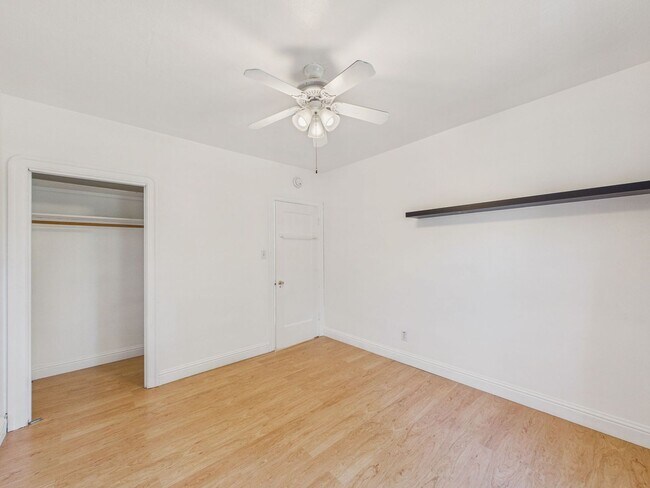 Foto del edificio - 6321 Outlook Ave