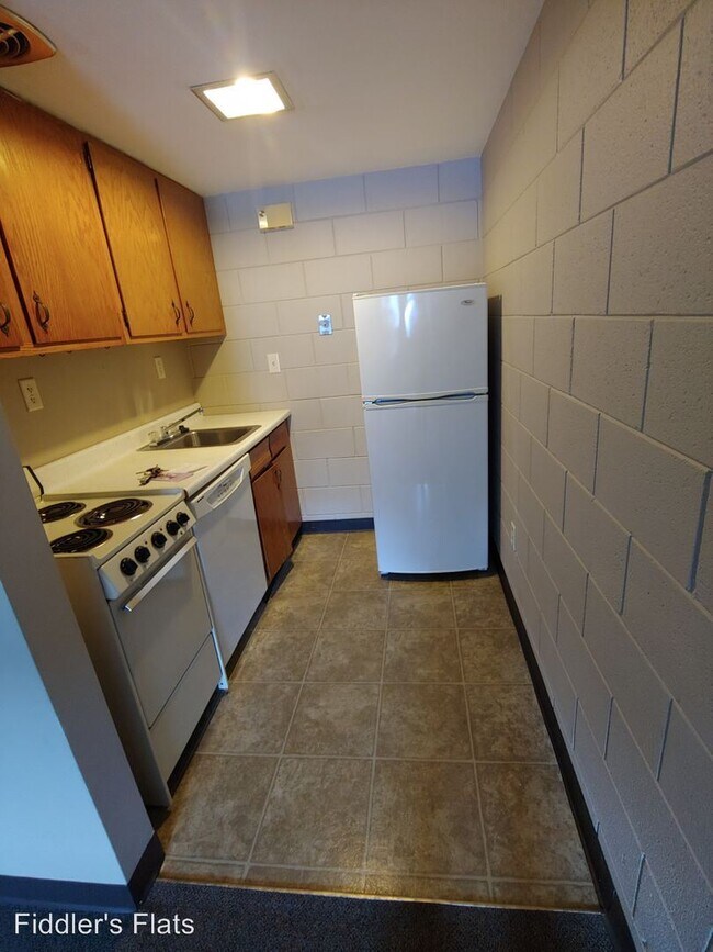 Building Photo - 120 8th St N