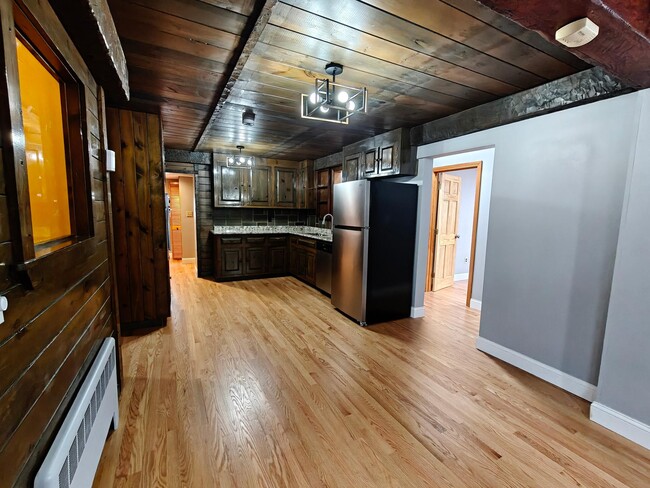 Building Photo - 19 Sheridan St
