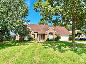 Building Photo - 4549 Meadow Cliff Dr