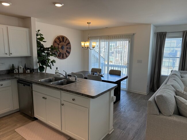 Building Photo - 2520 Alison Ave