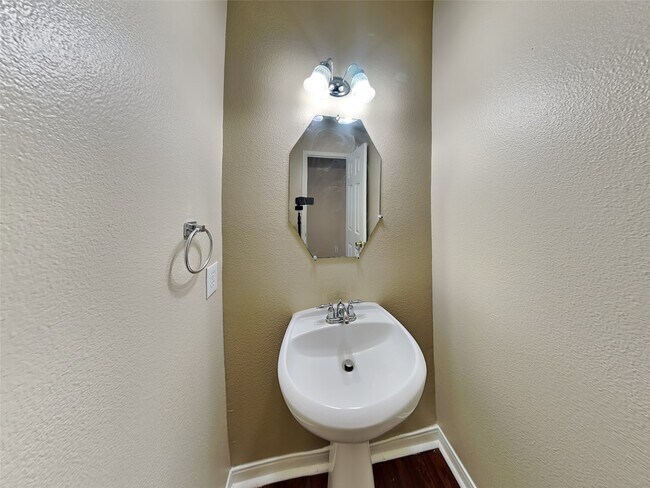 Foto del edificio - 2902 Auburn Falls Ln