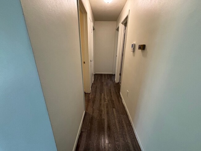 Building Photo - 3 Bed 2.5 Bath + Den House in Waunakee Wi