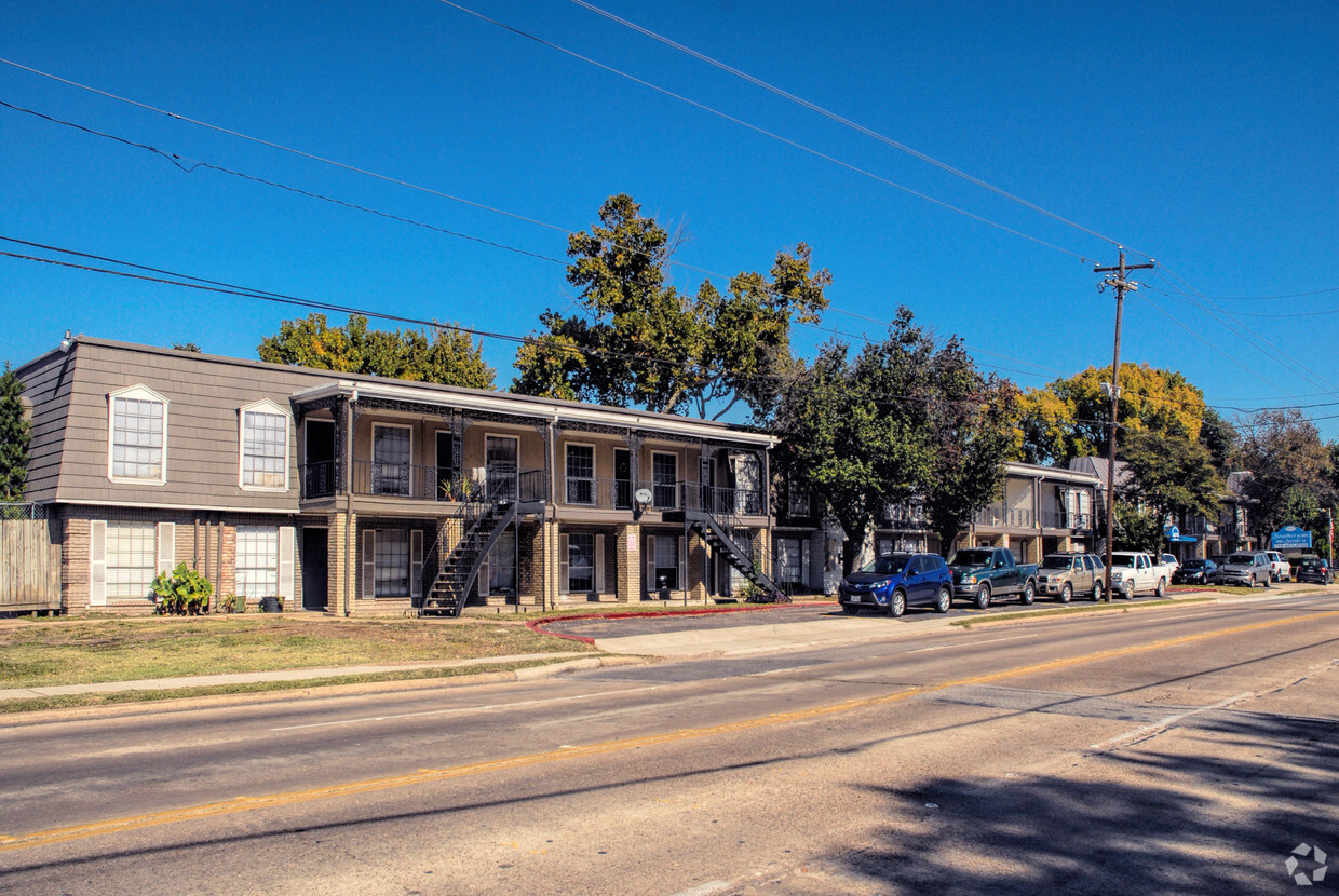 Building Photo - Southern Gardens Apartments