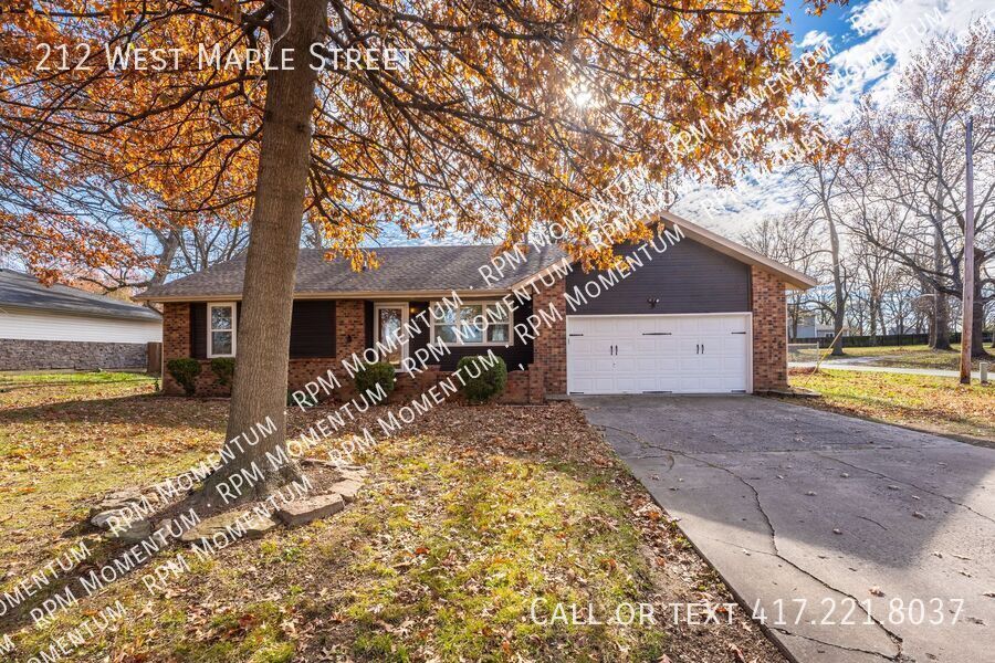 Foto principal - Updated 3 Bedroom 2 Bath Home in Nixa!