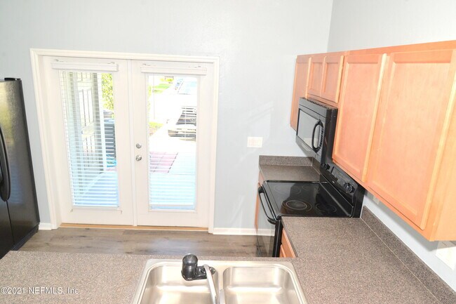 Building Photo - 422 Cabernet Pl