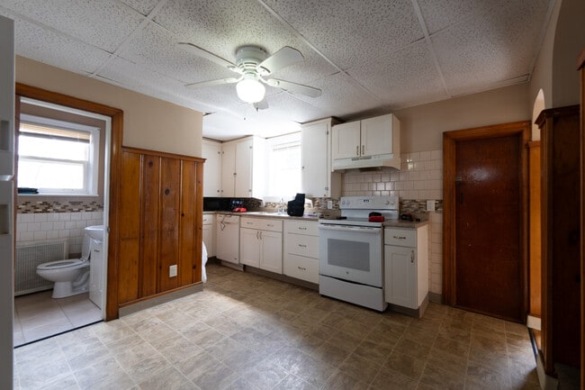Building Photo - 50 Youngs Ave