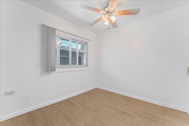 Foto del edificio - 3116 W 99th St