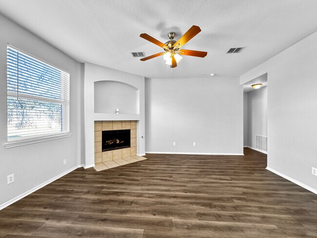 Building Photo - 1101 Willowridge Cir