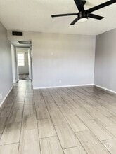 Building Photo - 165 Fanshaw D