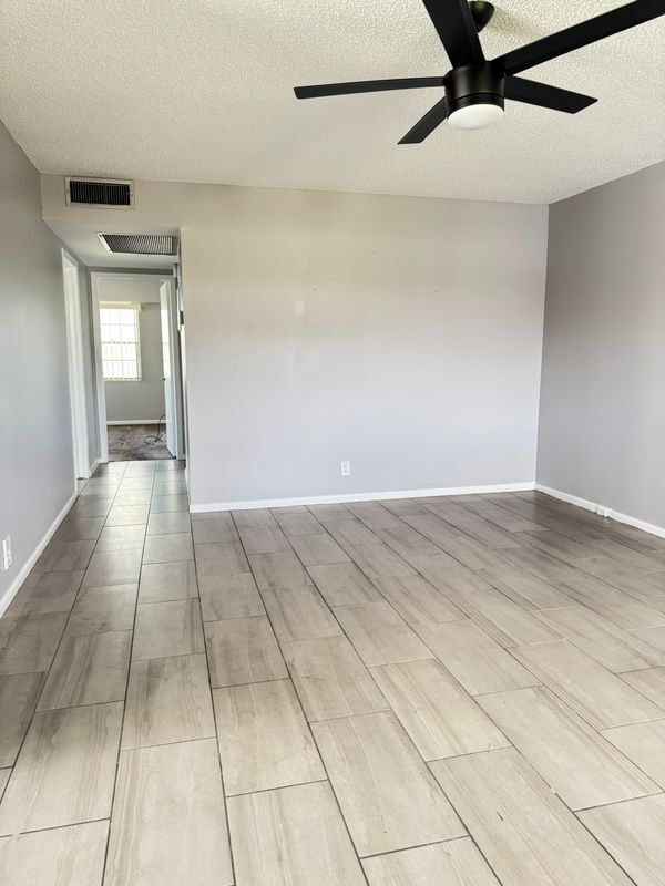 Foto principal - 165 Fanshaw D