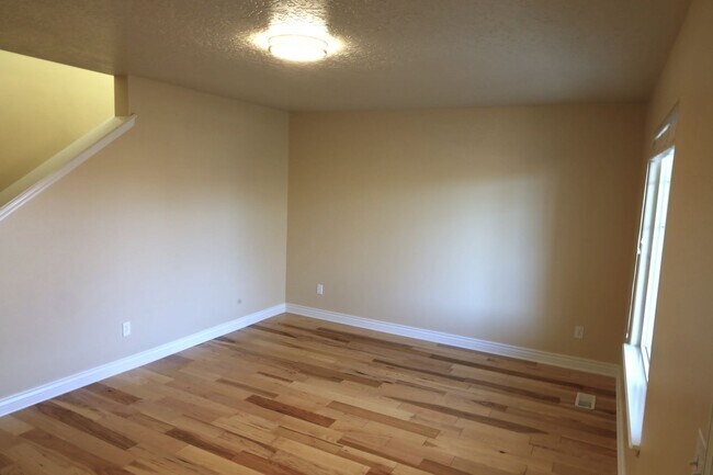 Foto del edificio - LARGE 5 Bedroom Home in Kuna with a 3 CAR ...