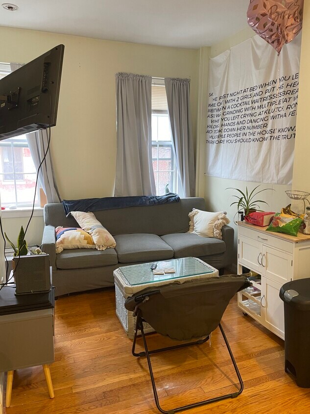 30 Phillips St, Boston, MA 02114 Condo for Rent in Boston, MA