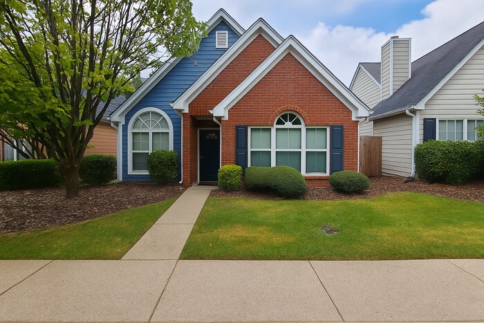 Foto principal - 529 Eastland Dr