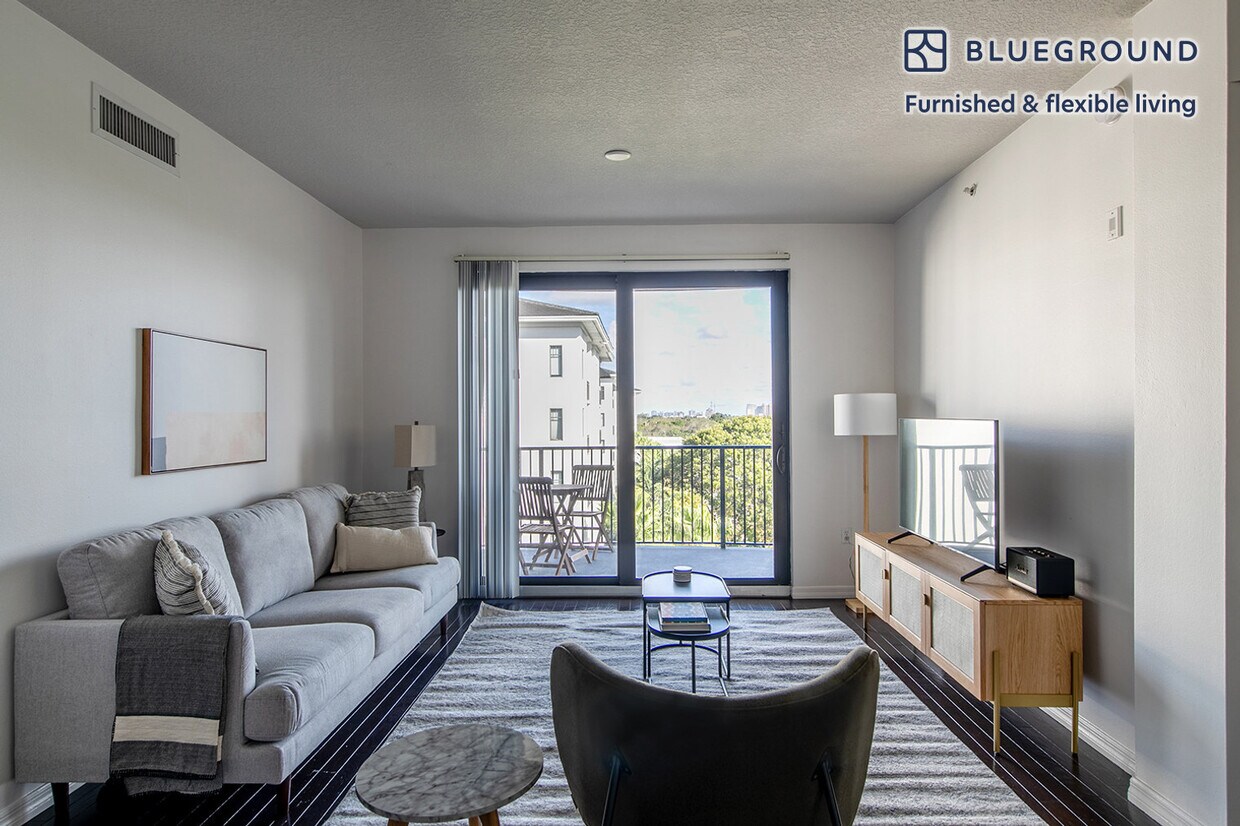 Foto principal - 440 NE 4th Ave