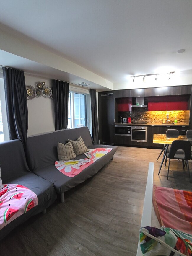 Photo du bâtiment - 300 Front St W