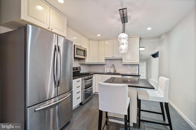 Foto del edificio - 411 Folsom St