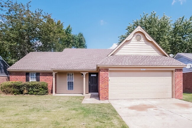 Building Photo - 10674 Oak Leaf Dr