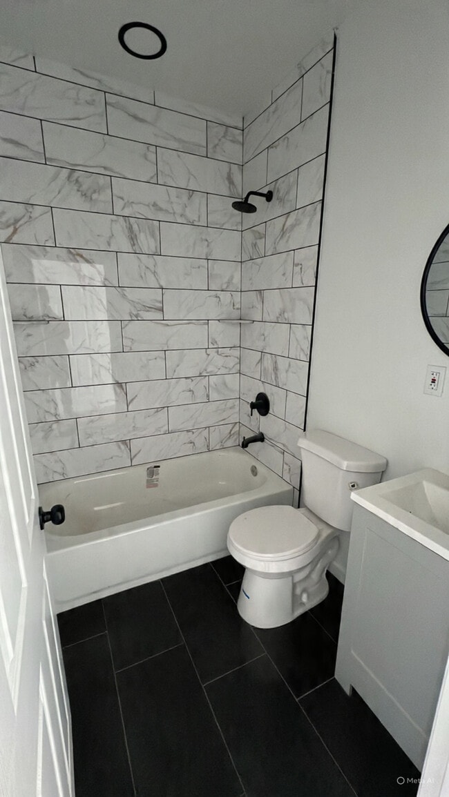 Building Photo - 1132 W 8th St