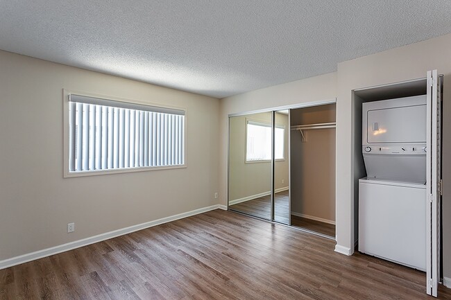 Foto del edificio - AZURE APARTMENTS! AMAZING 2 BEDROOM APARTMENT