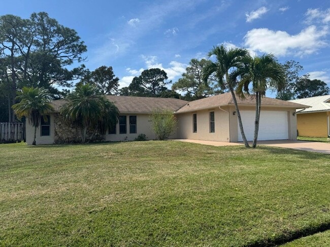 Building Photo - 1026 SE Albatross Ave